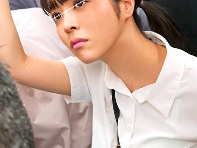 巨乳少女羞恥電車 2 発育した胸を変態性癖で汚しまくれ！ 推定Iカップ 潮透け好感度娘