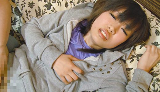 整形は一切してない可愛い純朴娘がテレながらも初めての人前オナニー！ヌレヌレなアソコに滾った肉棒を奥底まで挿入！