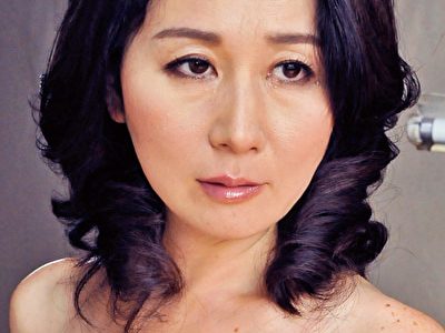 息子のムスコに抵抗できない淫乱母 みほ